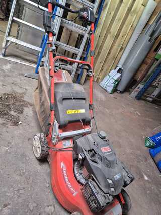 Grasmaaier, rood/zwart